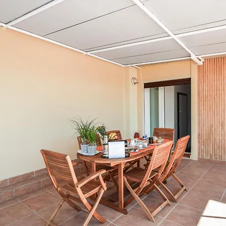 Sunrise Apartements - Sky